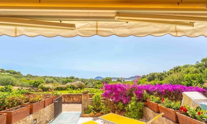 Portisco Apartment | Three-room apartment 4 minutes walk from the beach