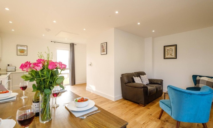 Pettistree Cottage | Three Tuns - Garden Suite 1 - sleeps 4 guests in 2 bedrooms