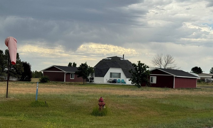 Parkland House | THUNDERDOME (awesome Dome House) Unique home with Beautiful views/Comfy and Cozy