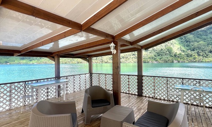 Teahupoo Ski Chalet | Tiare - Faaroa Bay Villa