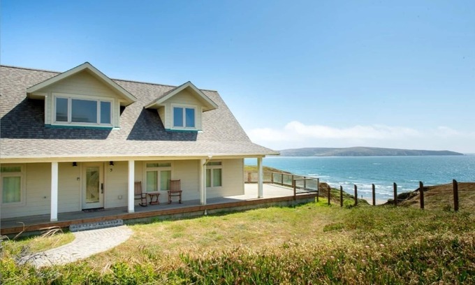 Dillon Beach House | TidePool:Ultimate Family Fun Retreat!Walk to Beach!Decks!HtTb/GmRm/PupOK/WiFi