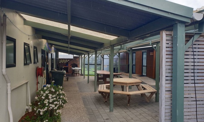 Coromandel Hostel | Tidewater Motel and Tourist Park - Hostel