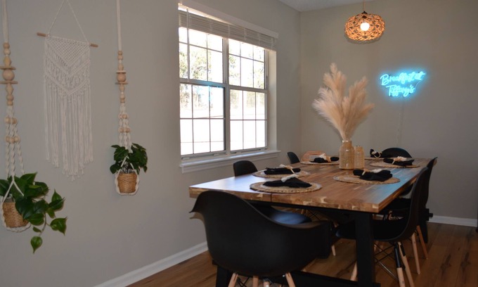Jacksonville House | Tiffany's Place w/ Game Room and jetted tub close to main Marine gate