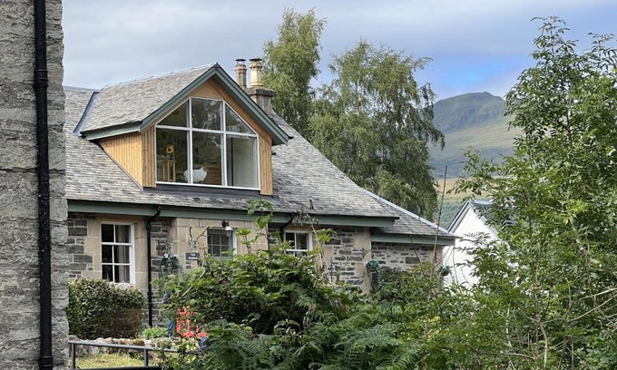 Killin House | Tigh Muileann