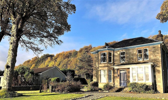 Tighnabruaich Apartment | Tighnafaolinn Apartment, shore front location, stunnning sea views