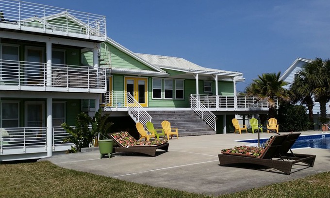 Toilla Segunda House | Tiki House~ Heated Private Pool~ Hot Tub~ Gulf View~ Holiday Dates Available