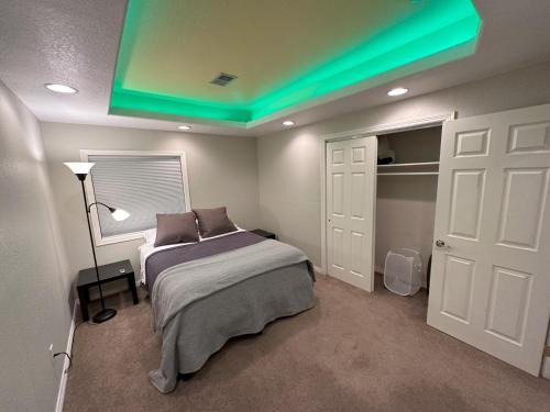 Fort Collins House | Tiller House - Green Room