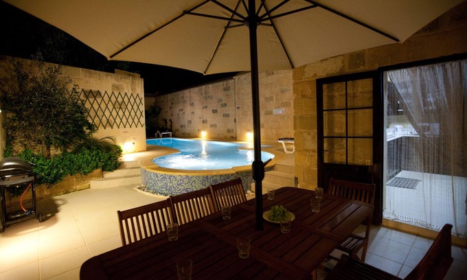 Gharb Other | Tilmun, Airconditioned, 5 Bedroomed Farmhouse with Pool