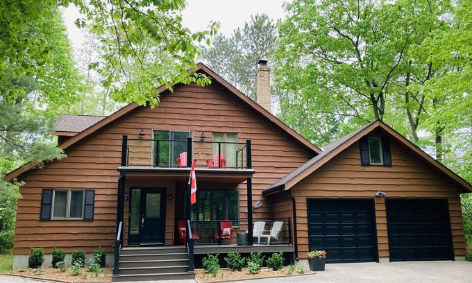 Grand Bend Cottage | Timberlake Beach House in Huron Woods