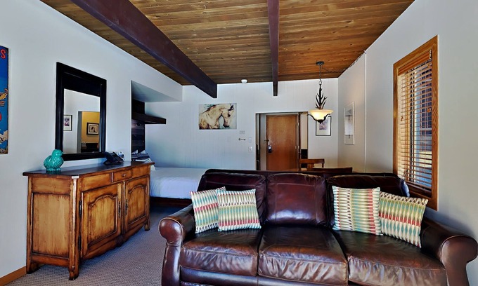 Snowmass Village Condo | 🌲Timberline 118 Studio Deluxe ~ Hot Tub~Pool~WiFi~Ski-in/out~Local Shuttle🌲