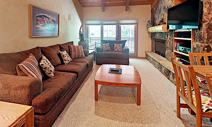 Snowmass Village Condo | 🌲Timberline A3G Standard 1-Bedroom + Loft ~Hot Tub~Pool~WiFi~Ski-in/out~Local Shuttle🌲