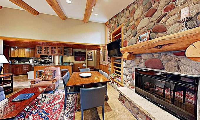 Snowmass Village House | Timberline Condominiums 2 Bedroom plus Loft 3 Bath Deluxe Unit C3H