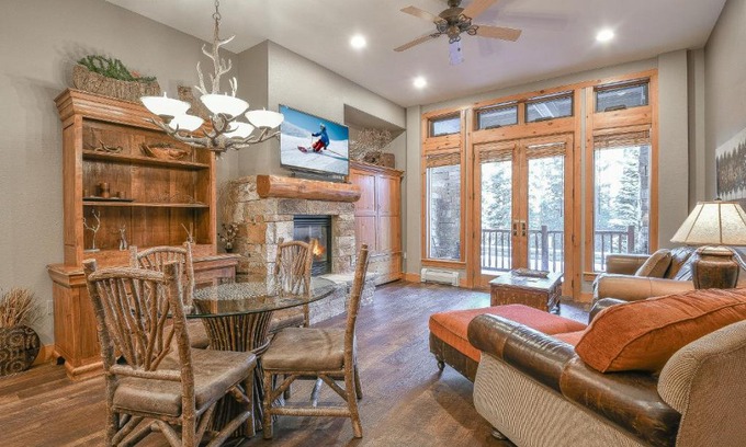 River Run House | Timbers 3058 by SummitCove Lodging