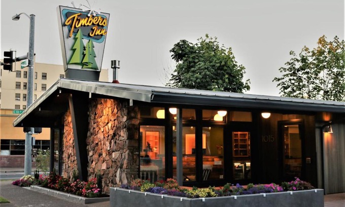 Downtown Eugene Hotel | Timbers Inn