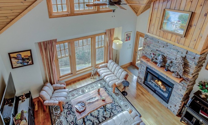 Foscoe Condo | Timbers Q-4: Mountain Condo, Echota Gated Resort, Indoor/Outdoor Pools and Hot Tub, Fitness Area,.