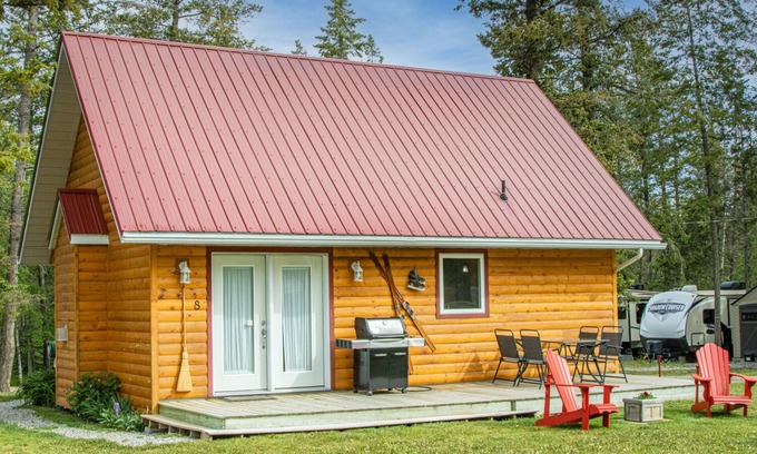East Kootenay House | Timbers Resort 2 Bedroom: Cabin 8