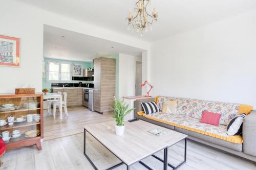 Rueil-Malmaison Apartment | Time of travel