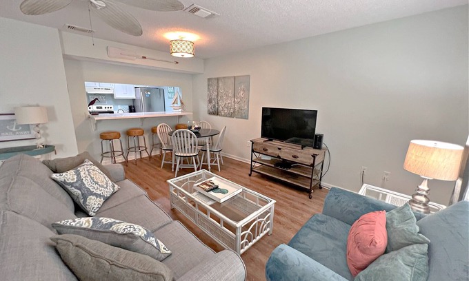 Gulf Shores Condo | 🐠 Time to find some treasures on your beach walk🤿 Call today