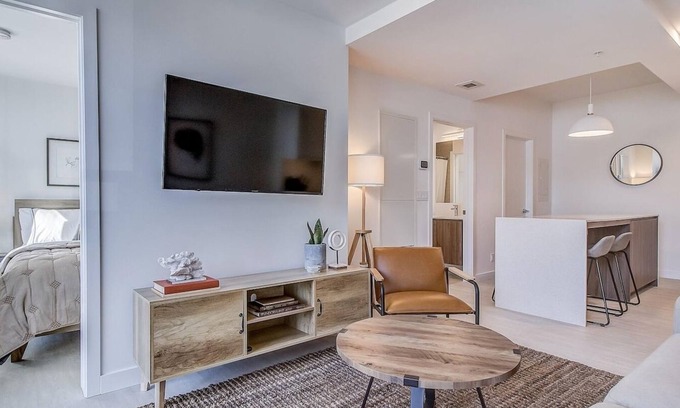 Hillhurst Condo | Timeless & Contemporary Condo in Kensington with Large Patio