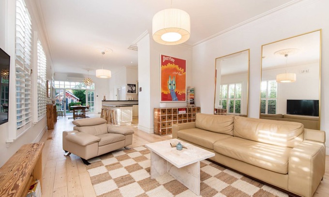 Caulfield East House | Timeless Gem in Malvern East