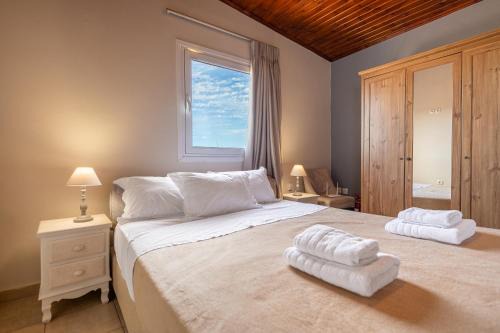 Spata-Artemida Bed & Breakfast | Tinas Village Free Transport from/to the airport