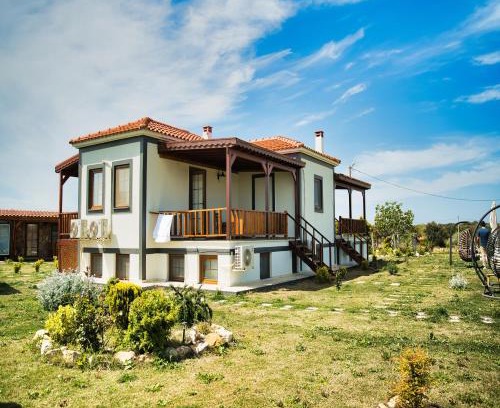 Bozcaada Hotel | Tinos Otel & Bağ Evi 12 Yaş Üstü