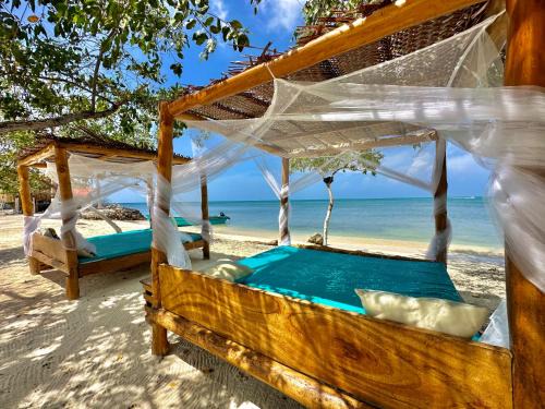 Isla Tintipan House | Tintipan Ashram Hostel & Glamping