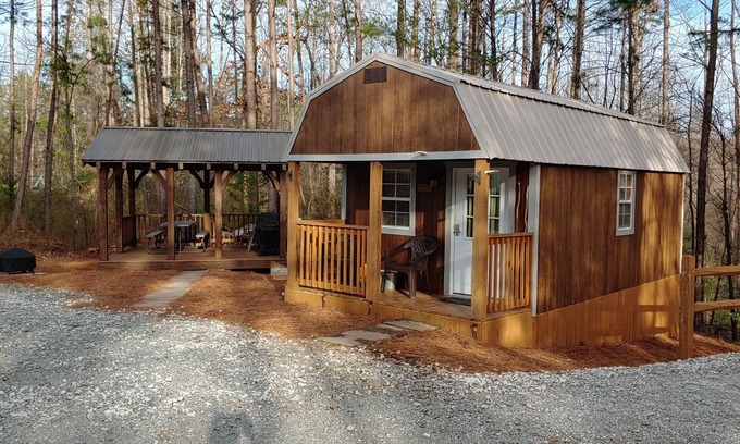 Salem Cabin | Tiny Cabin, Country Living Rentals Tanyard, LLC