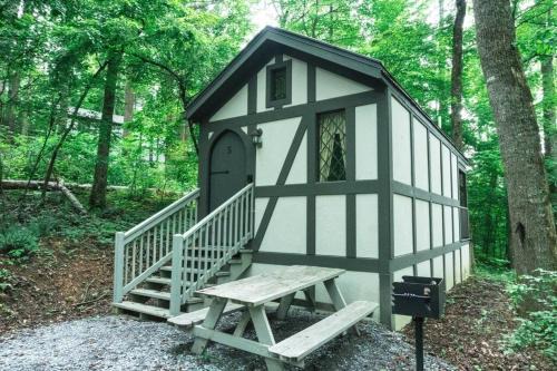 Sevierville House | Tiny Home Cottage Near the Smokies #5 Fleur
