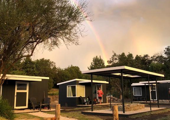 Lolog House | Tiny Houses - Pun May