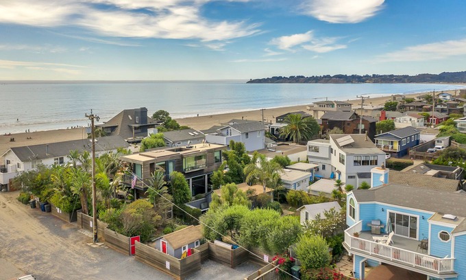 Stinson Beach Apartment | Tiny House - Big Value - Steps from the Ocean