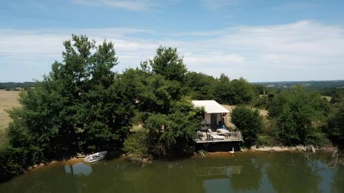 Champsac House | Tiny house bord de l'étang - Iri