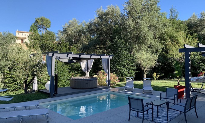 La Gaude Apartment | Tiny House with indoor pool and bubble spa for year-round rental