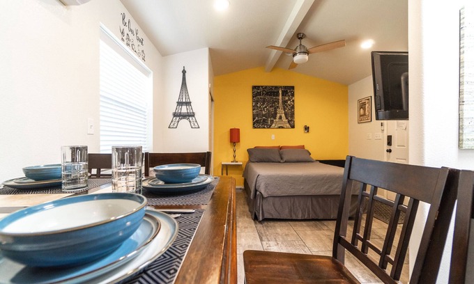 Biggs Field Apartment | Tiny Paris home| Full Kit|Suite|Safe & Comfortable