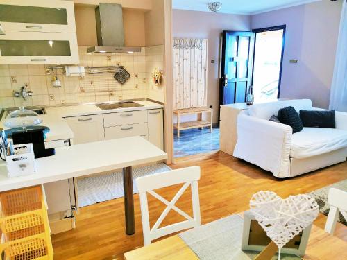 Portoroz Apartment | Tiny Shell House