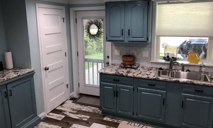Madison House | Tiny Too (Tiny house w/ River View)