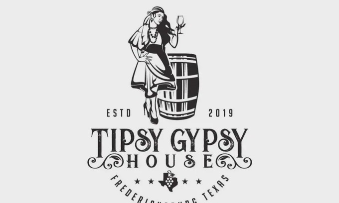 Fredericksburg House | Tipsy Gypsy House & Party Barn, HotTub , Volleyball Court & Fire Pit