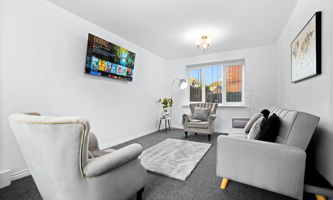 Tipton House | Tipton Escape Haven Modern 3 Bed House Sleeps 6