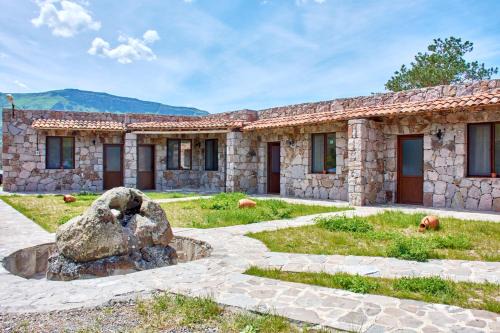 T'ba House | Tirebi