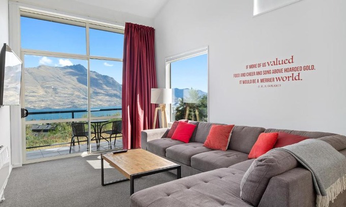 Queenstown House | Tirohanga Lodge