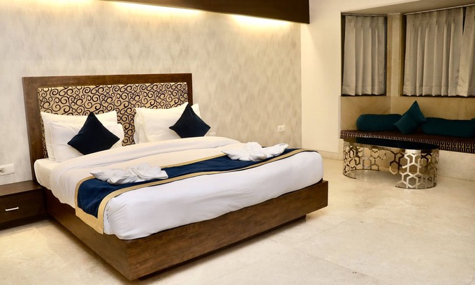 Bhiwadi Hotel | Tivoli Heritage Palace