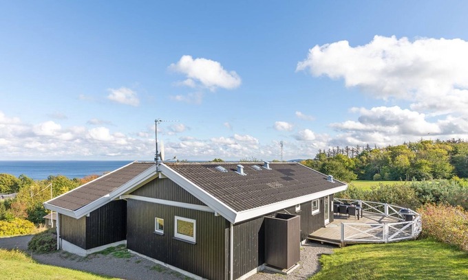 Sandkaas House | "Tjelle" - 300m from the sea by Interhome