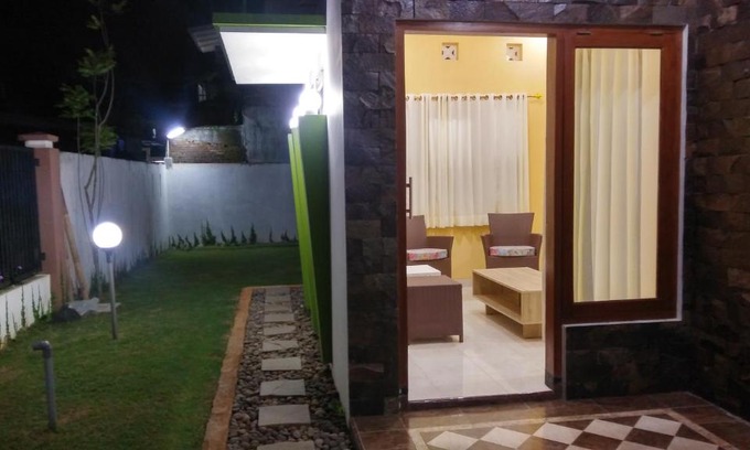 Sidomulyo House | Tjunduk Djiwanta Family House