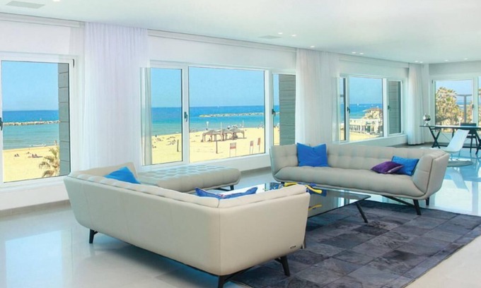 Tel Aviv Promenade Apartment | TLV water front 5 star 500 meter Garden apartment for rent