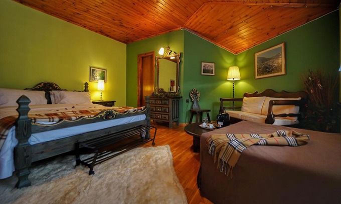 Eptalofos Hotel | To Balkoni tis Agorianis