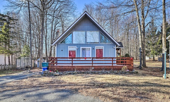 Tobyhanna House | Tobyhanna Home Near Kalahari w/Lake & Pool Access