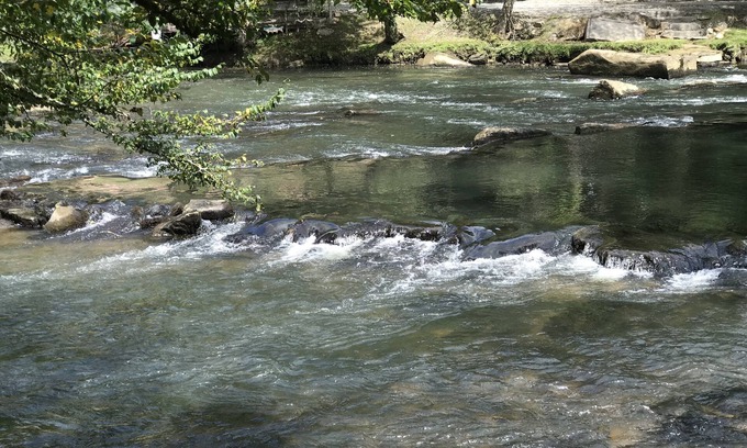 Blue Ridge House | Toccoa Fish Trap Escape, with Riverfront Deck and New Hot Tub