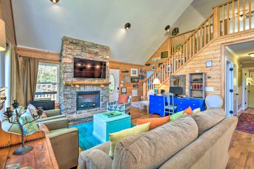 Toccoa House | Toccoa Home on Tugaloo River at Lake Hartwell