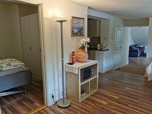 Varberg Municipality Apartment | Tofta Konstgalleri-Hel Lägenhet 70kvm