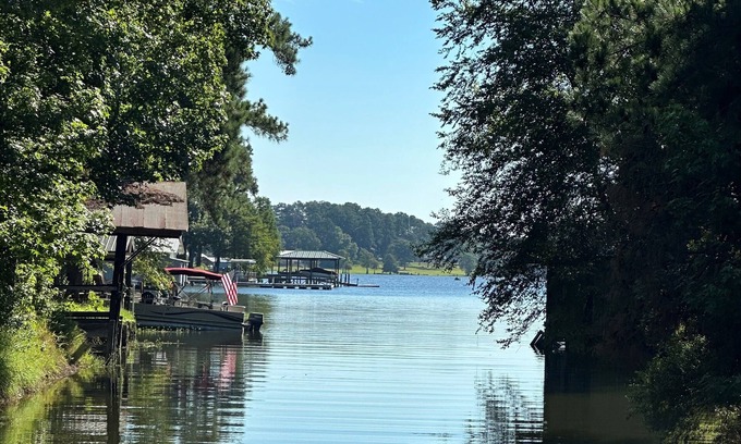 Turtle Beach Cabin | Toledo Bend Cabin-Mid-Lake-5 Miles from Town-Entire Cabin in Many, La